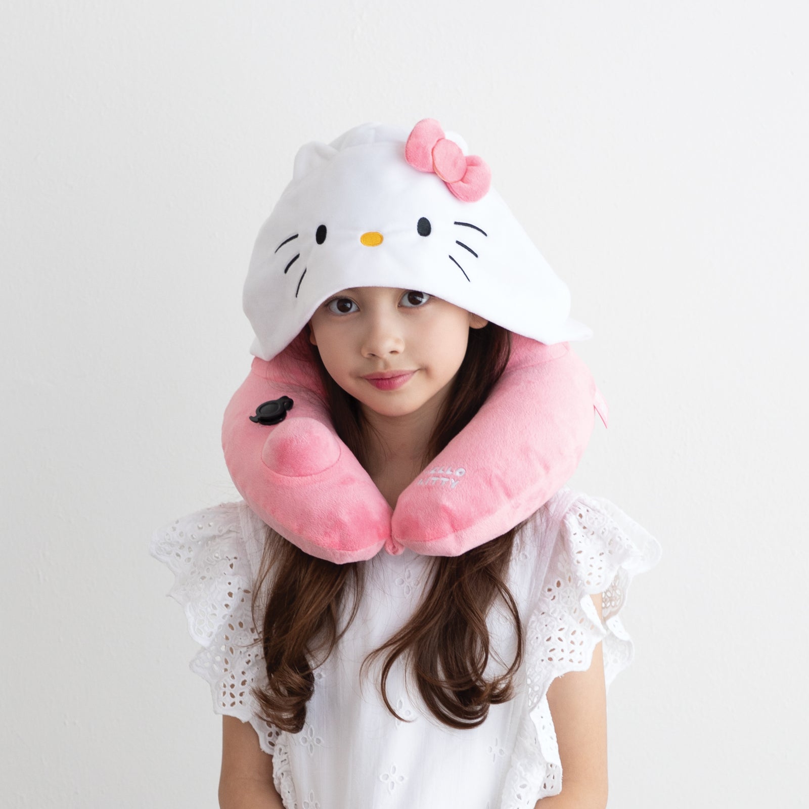 Travelmall 3D Inflatable Hooded Pillow with an award-winning 3D